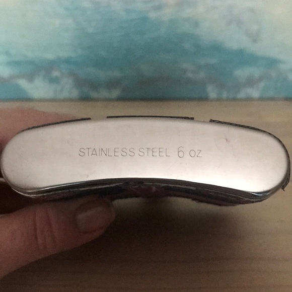 THREE OLIVES London Vodka Flask 6 oz stainless stl - Picture 3 of 5